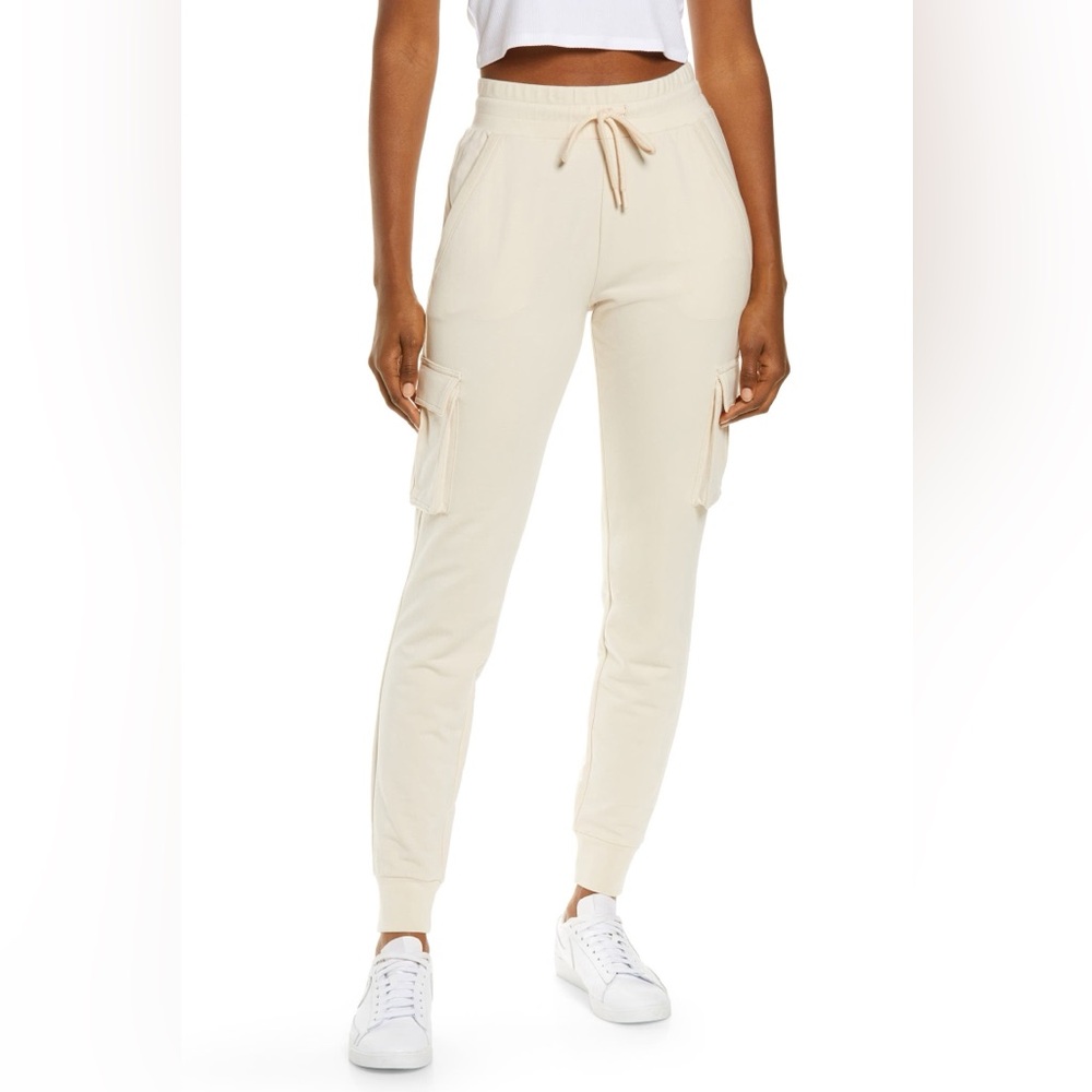 ALO YOGA, Cream Cargo Joggers Pants